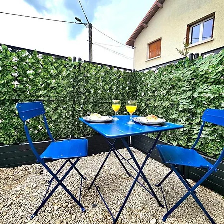 Le Santorin Apartment *